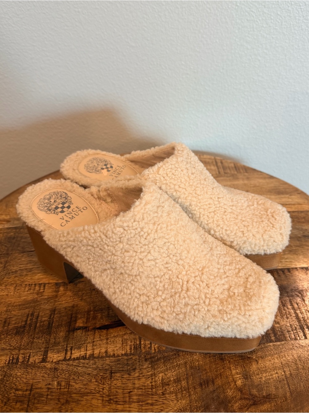 Vince Camuto Women’s Rimindel Faux Shearling Platform Mule Clogs Beige Size 9